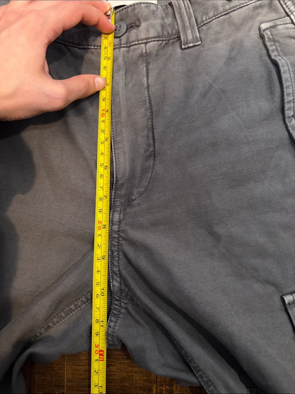 Aritzia TNA - Supply Cargo Pant in Lived-in Coal Grey - 0 - Picture 14 of 15